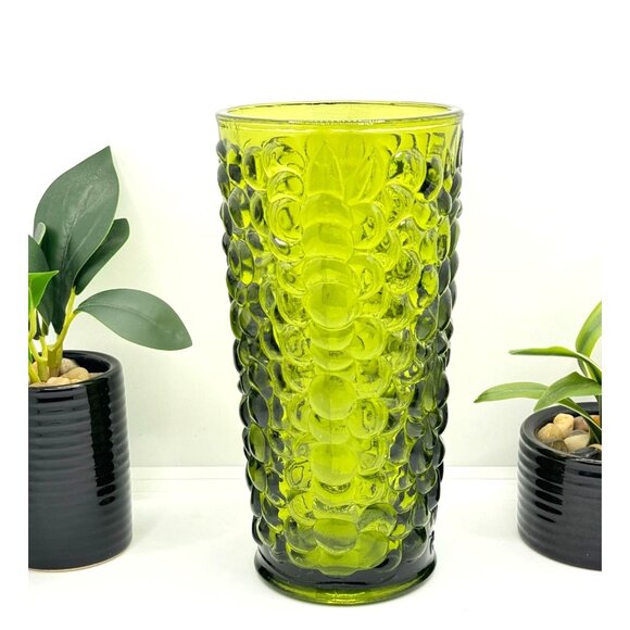 Vintage MCM Avocado Green Grape Design Glass Vase Approx. Size 7.5" Tall - Picture 3 of 7
